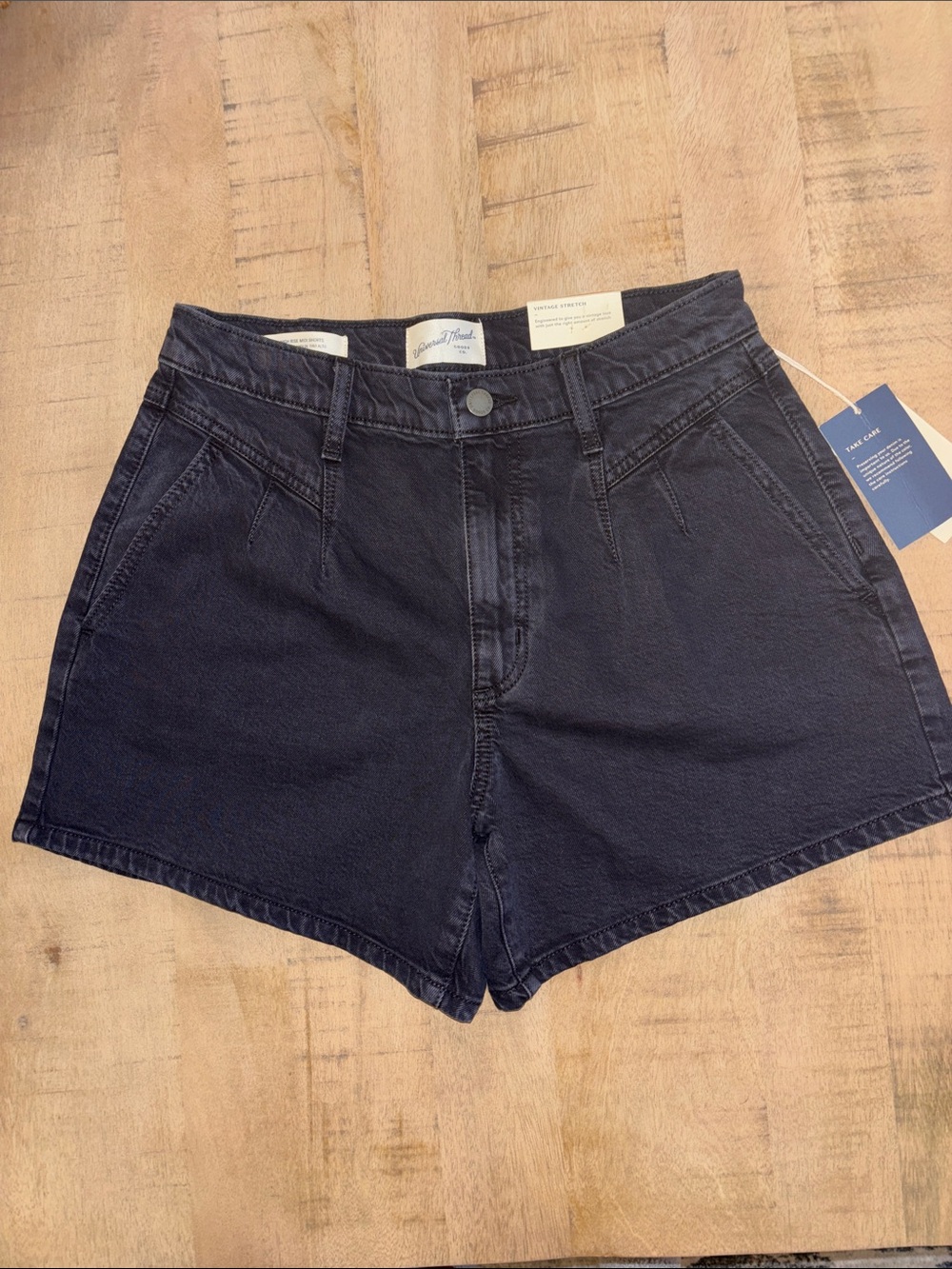 Universal Thread High-Rise Midi Shorts Black Denim Stretch Size 4 27R NWT $25